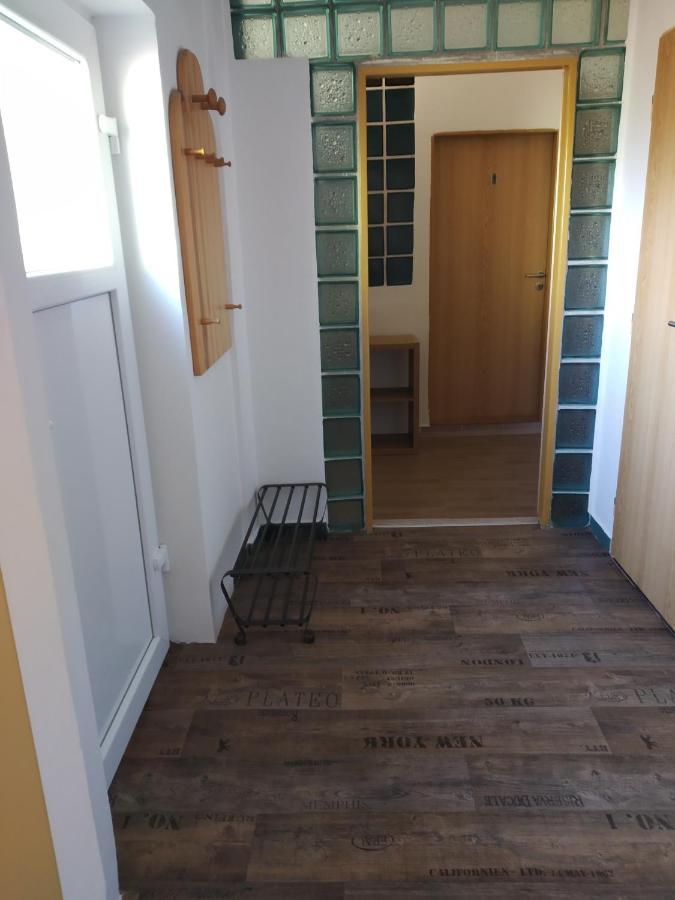Apartman Blizko Brna S Dobovymi Dekoracemi Apartment Melcany Exterior foto