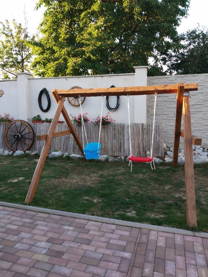 Apartman Blizko Brna S Dobovymi Dekoracemi Apartment Melcany Exterior foto